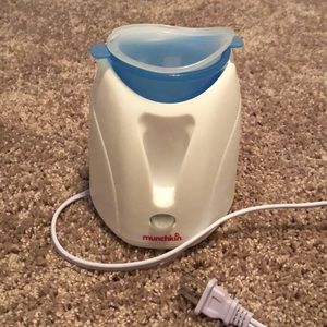 Baby bottle warmer - munchkin brand